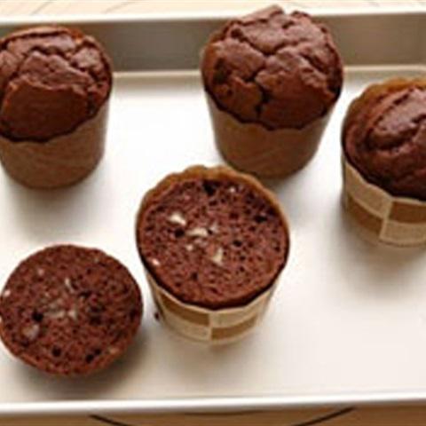 Cách làm cupcake phủ kem cacao