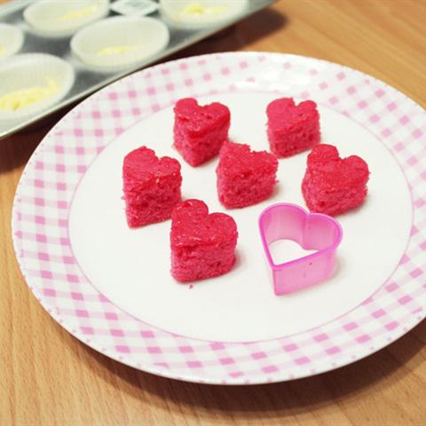 Cách làm cupcake nhân trái tim