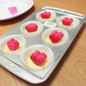 Cách làm cupcake nhân trái tim