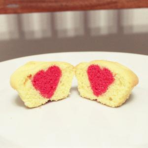 Cách làm cupcake nhân trái tim