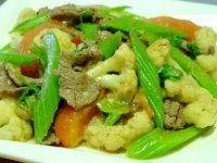 Đà điểu xào bông cải