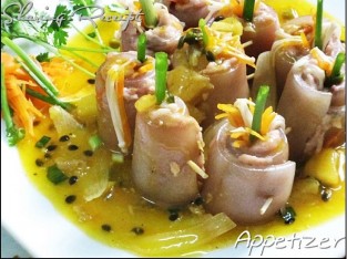 Da lợn cuộn sốt chanh dây