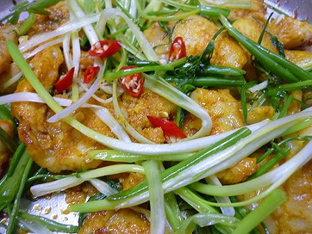 Đãi cả nhà: Cá basa om mẻ