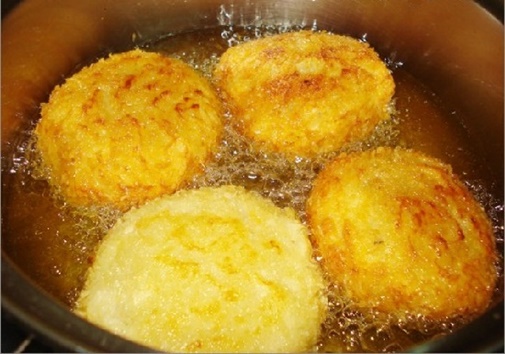 Dai giòn sật sật cùng với món mỳ hành lá chua cay Thượng Hải