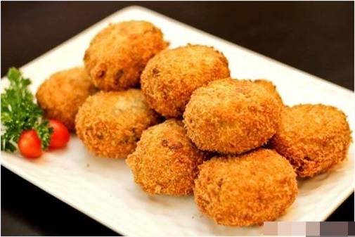 Dai giòn sật sật cùng với món mỳ hành lá chua cay Thượng Hải