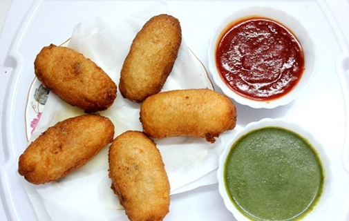 Dai giòn sật sật cùng với món mỳ hành lá chua cay Thượng Hải