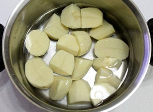 Dai giòn sật sật cùng với món mỳ hành lá chua cay Thượng Hải