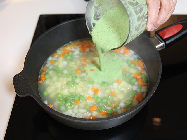 Đậm đà canh miến nấu tôm khô và bí đao