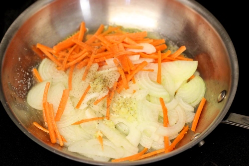 Đậm đà canh nầm dê hầm nấm hương và măng