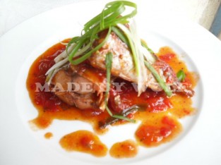 Dân dã cá nục kho cà