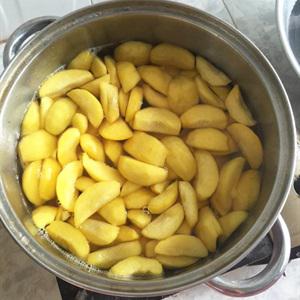 Cách nấu đào ngâm nước đường