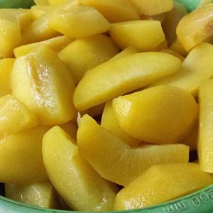 Cách nấu đào ngâm nước đường