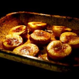 Cách làm đào nướng bơ, mật ong