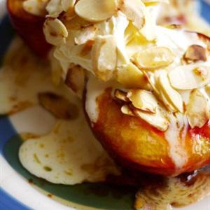 Cách làm đào nướng bơ, mật ong