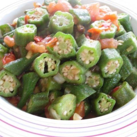 Cách làm đậu bắp sốt cà chua