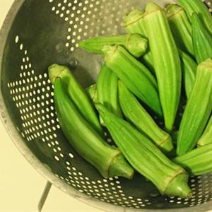 Cách làm đậu bắp xào bột bắp