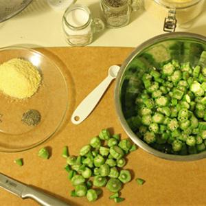 Cách làm đậu bắp xào bột bắp