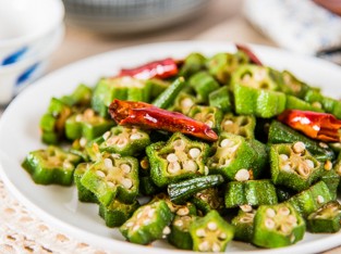 Đậu bắp xào cay dễ làm mà ngon