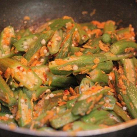 Cách làm đậu bắp xào tép khô