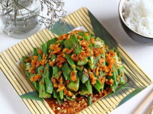 Đậu bắp xào tôm khô