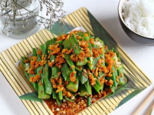 Đậu bắp xào tôm khô