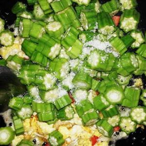 Cách làm đậu bắp xào trứng