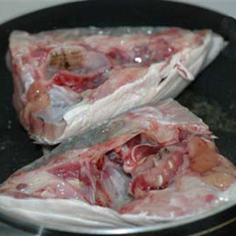 Cách làm đầu cá hồi sốt cay