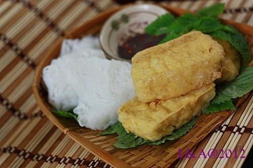 Đậu chiên mắm tôm