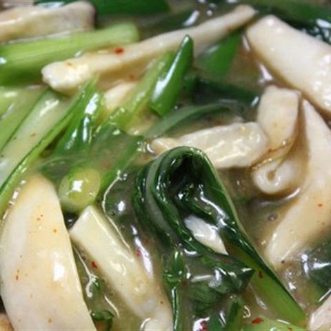 Cách làm đậu chiên sốt nấm và tôm