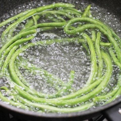 Cách làm đậu đũa bọc thịt