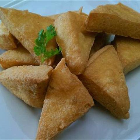 Cách làm đậu hũ chiên chấm sốt đậu phộng