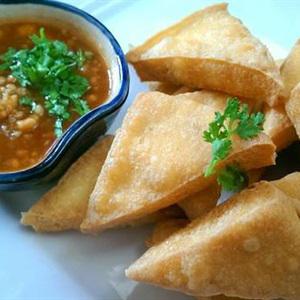 Cách làm đậu hũ chiên chấm sốt đậu phộng