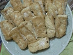 Đậu hũ chiên chấm tương cay