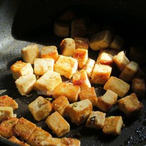 Cách làm đậu hũ chiên húng quế