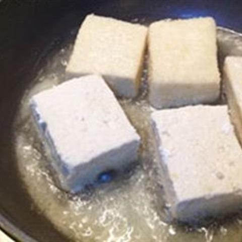 Cách làm đậu hũ chiên trứng muối