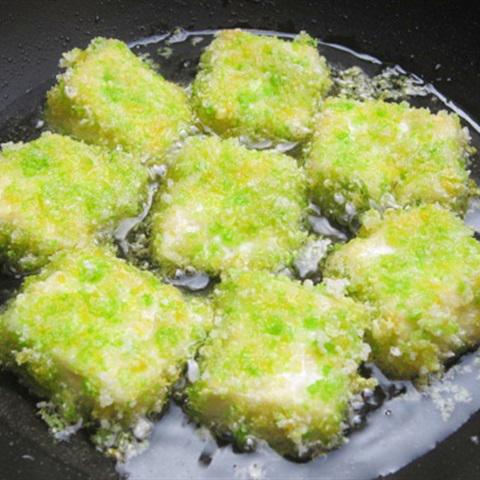 Cách làm đậu hũ chiên trứng vịt muối