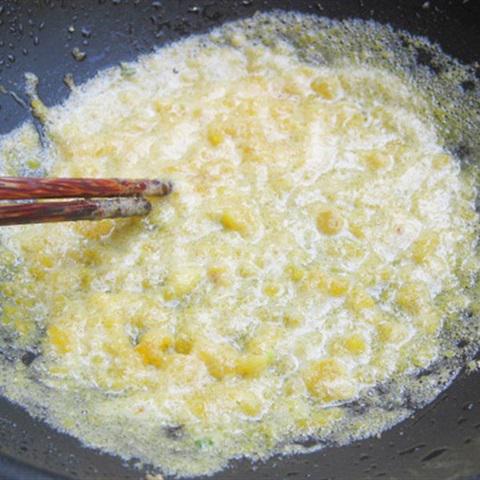 Cách làm đậu hũ chiên trứng vịt muối