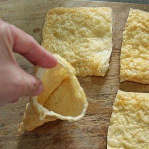 Cách làm đậu hũ cuộn cơm