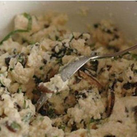 Cách làm đậu hũ cuốn lá lốt