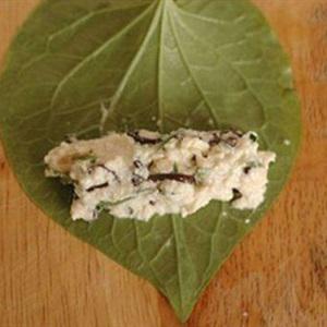 Cách làm đậu hũ cuốn lá lốt