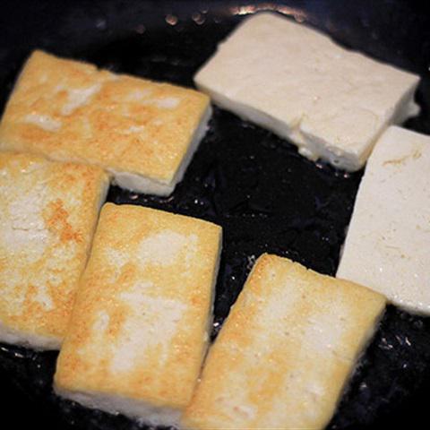 Cách làm đậu hũ kho cùi dừa