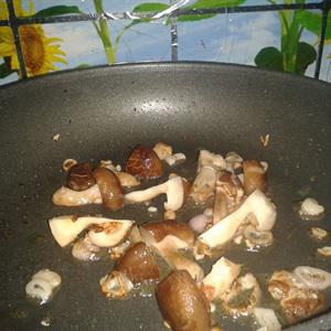 Cách làm đậu hũ kho nấm đông cô