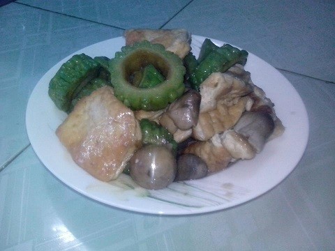 Đậu hũ, khổ qua, nấm kho nước tương
