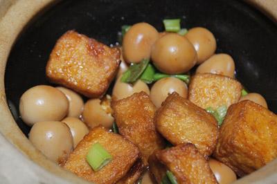 Đậu hũ kho trứng cút
