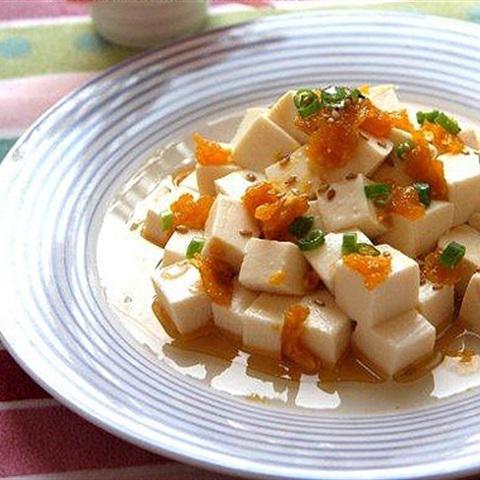 Cách làm đậu hũ luộc trứng muối