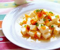 Đậu hũ luộc và trứng muối