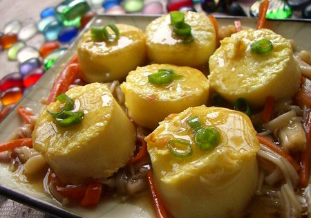 Đậu hũ Nhật sốt nấm kim châm