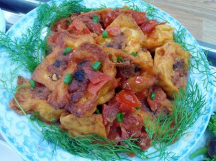 Đậu hũ nhồi thịt sốt cà chua nước dừa