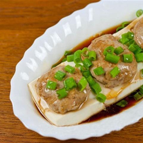 Cách làm đậu hũ non hấp thịt viên