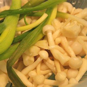 Cách đậu hũ non hấp tôm thịt sốt chua ngọt